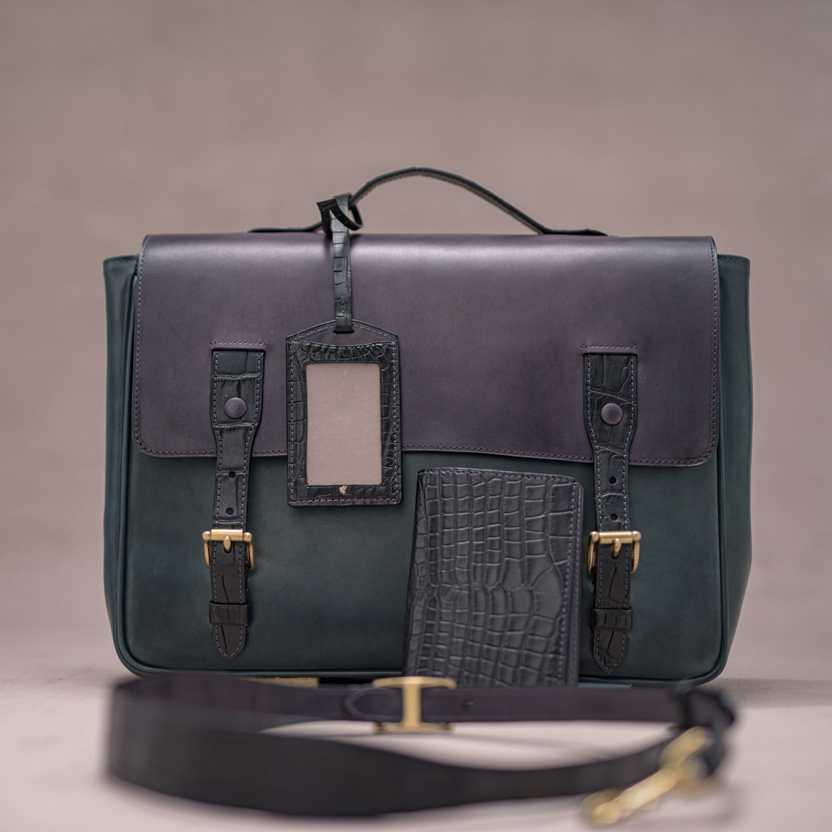 Месенджер STUDIO: Black Crocodile, Fig Gray & Juniper