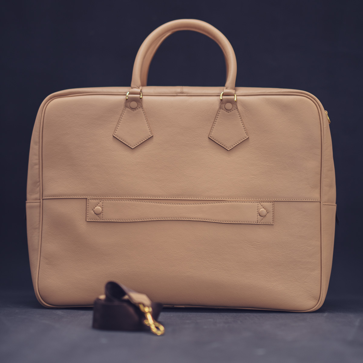 Класична шкіряна дорожня сумка MONDO 4939: Nappa Beige