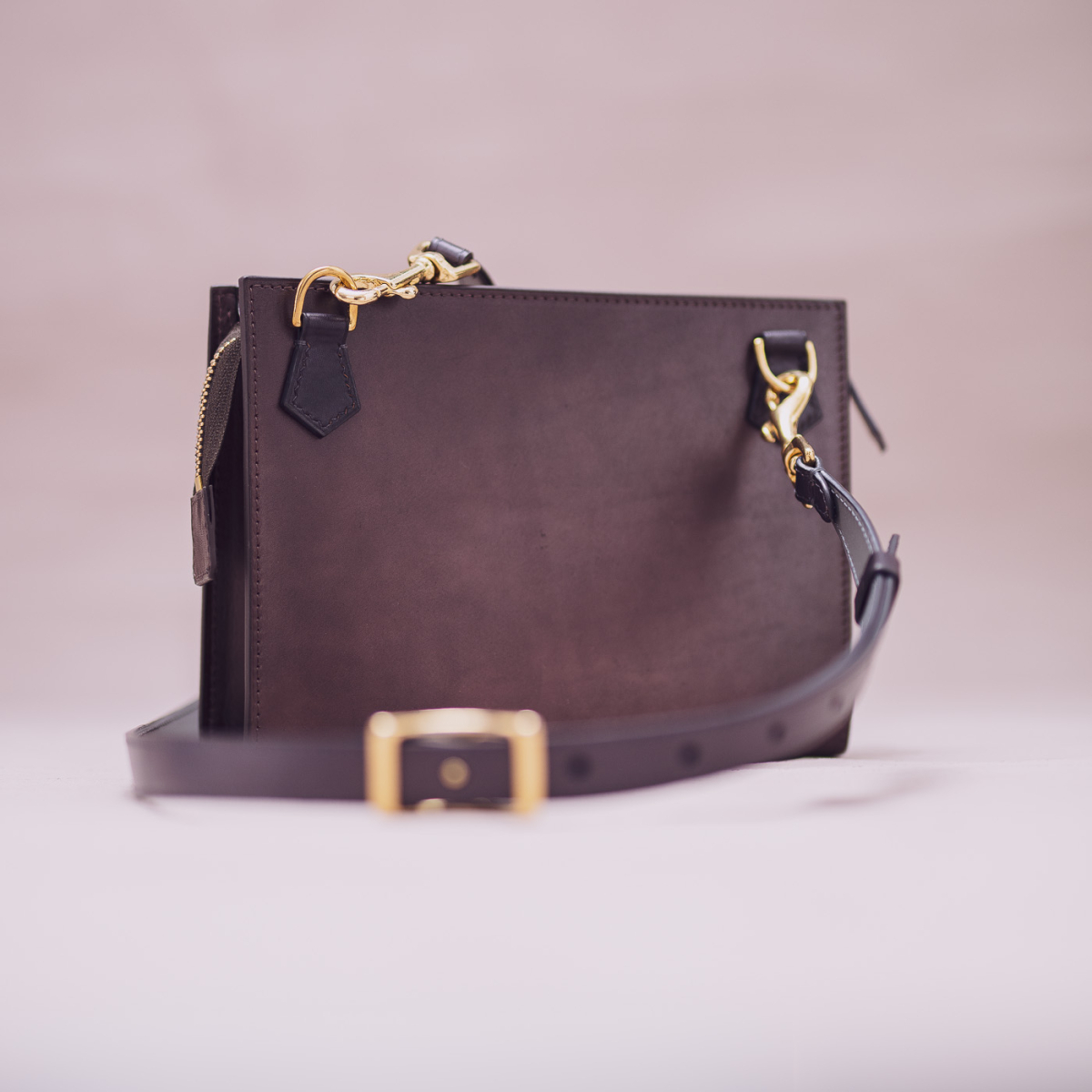 TIDY 2216 чоловіча дизайнерська сумка кросбоді: Fig Gray & Cacao Bean