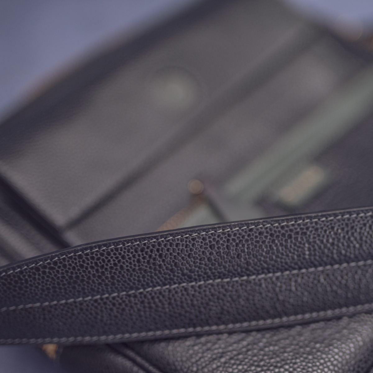 Сумка через плече TITE Street: Juniper & Dark Blue Grain Leather