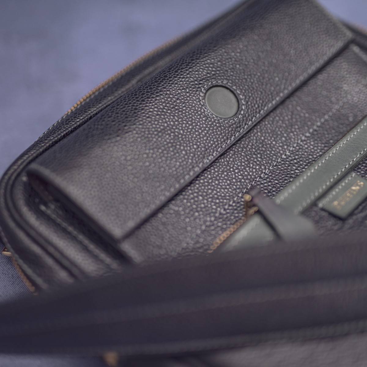 Сумка через плече TITE Street: Juniper & Dark Blue Grain Leather