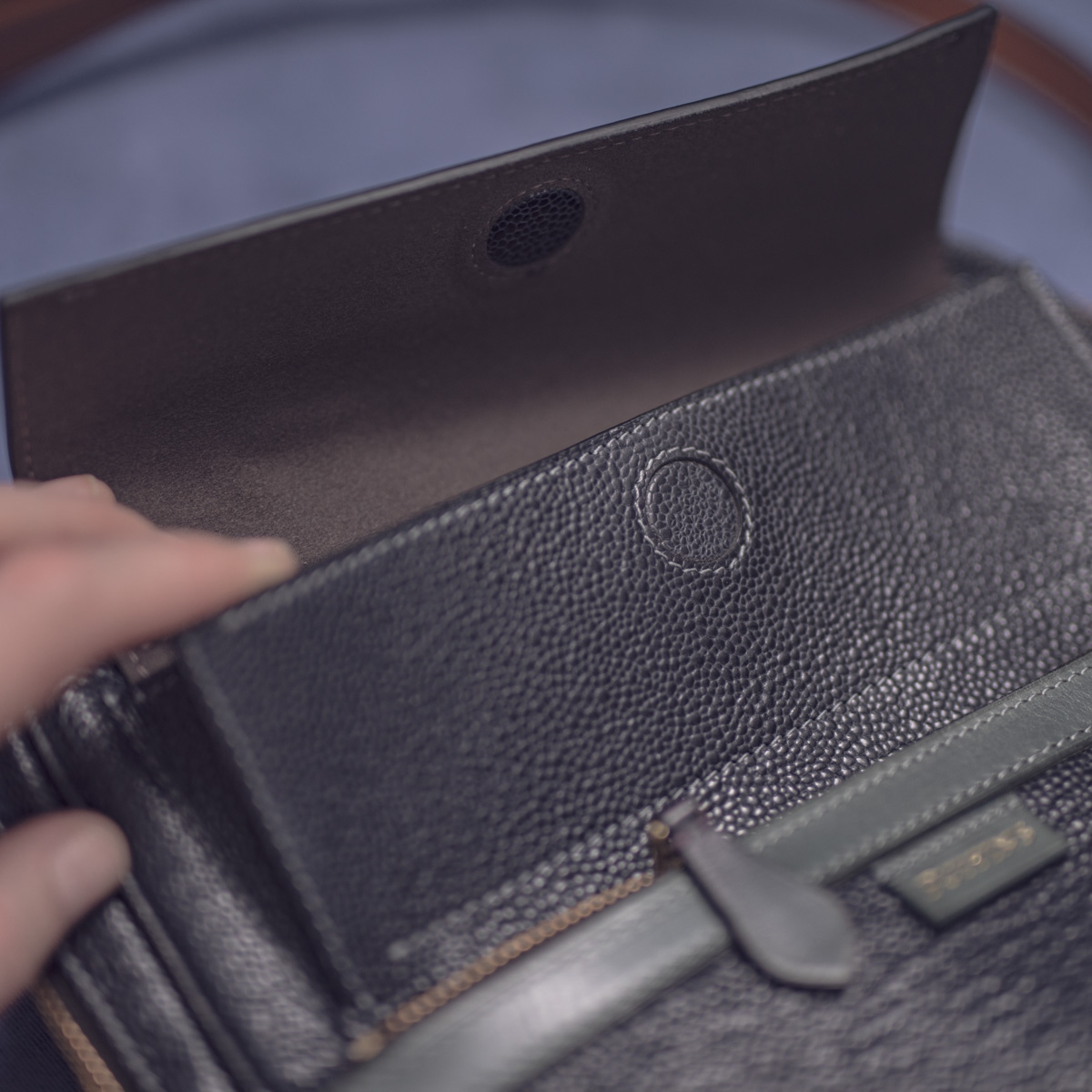 Сумка через плече TITE Street: Juniper & Dark Blue Grain Leather