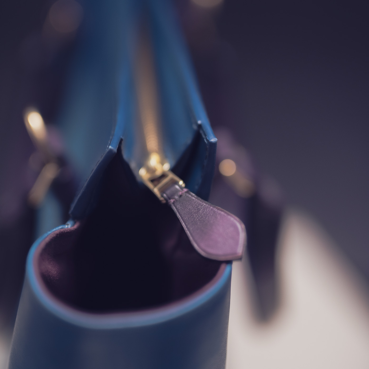 CALATRAVA Shopper, чоловіча шкіряна сумка-шопер: Plum Wine & Sapphire Blue