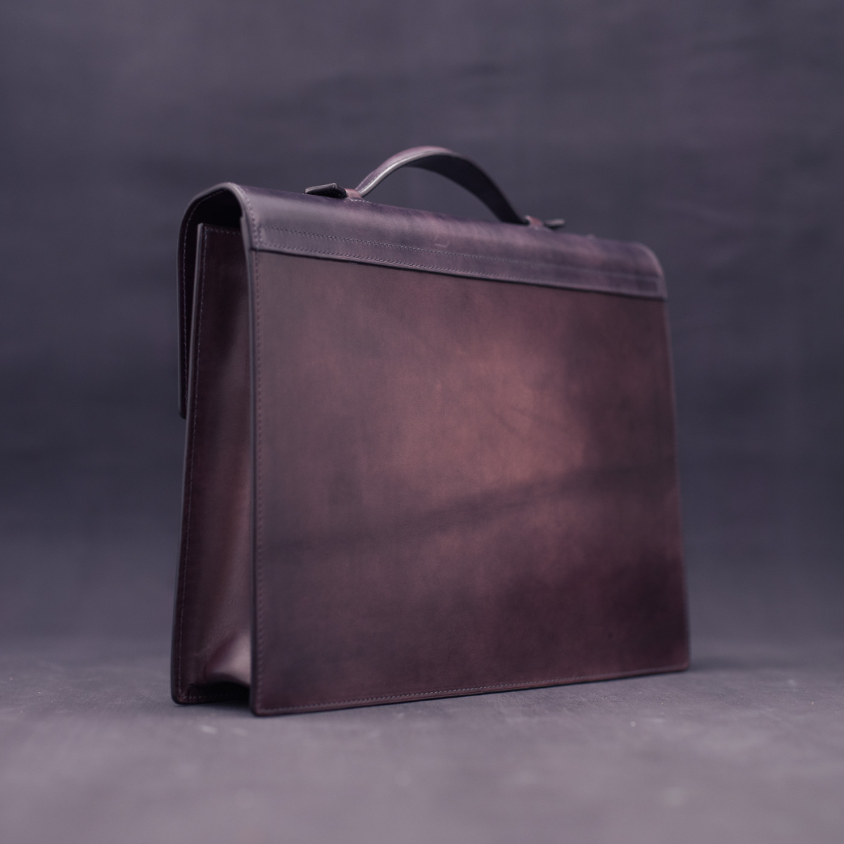 Мінімалістичний шкіряний портфель BELGRAVIA 3626: Fig Gray & Cacao Bean