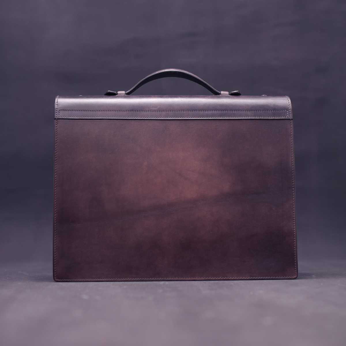 Мінімалістичний шкіряний портфель BELGRAVIA 3626: Fig Gray & Cacao Bean