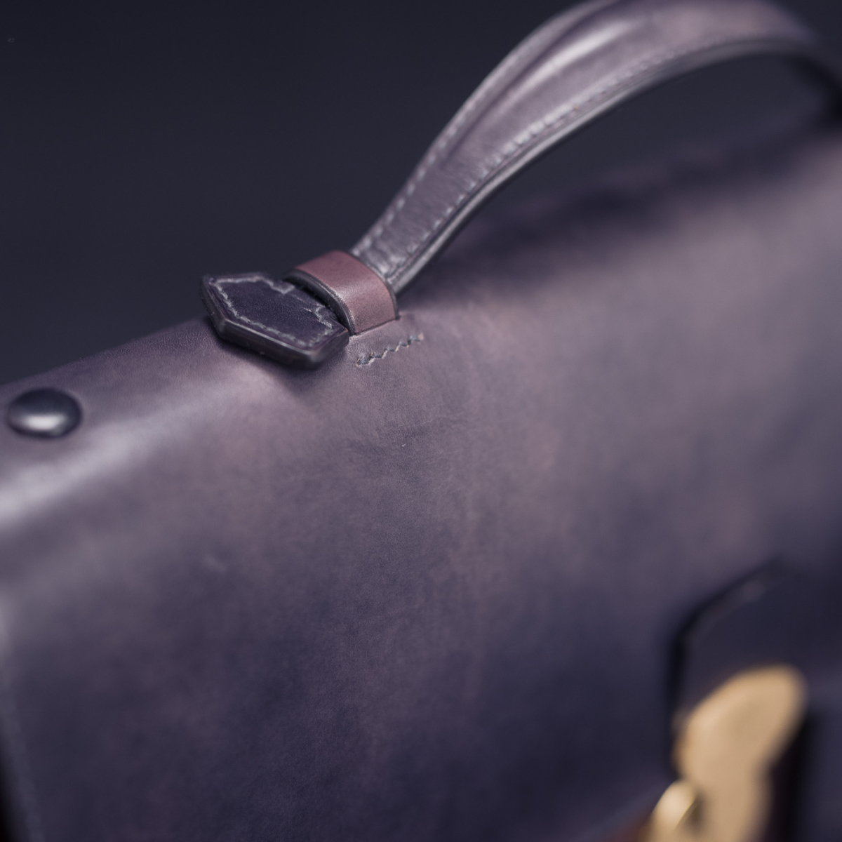 Мінімалістичний шкіряний портфель BELGRAVIA 3626: Fig Gray & Cacao Bean