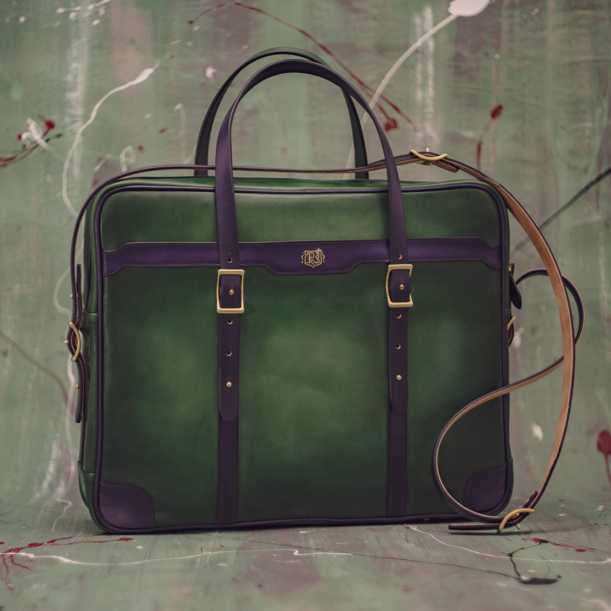 Елегантний двосторонній м’який шкіряний портфель DAPPER: Grassy Green & Violet Ink