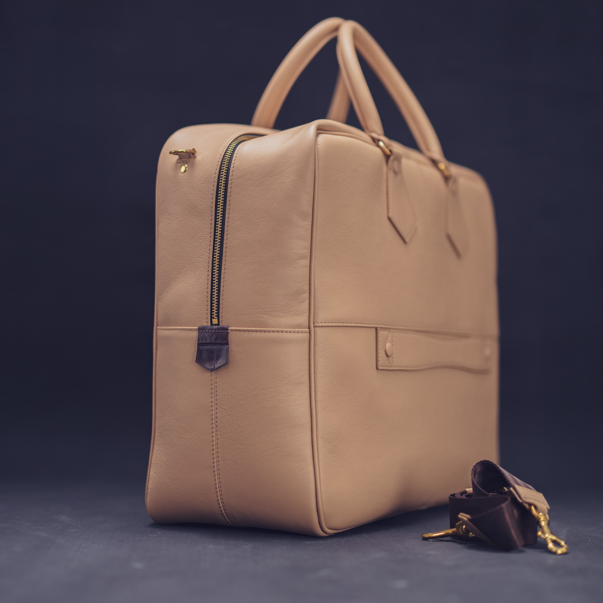 Класична шкіряна дорожня сумка MONDO 4939: Nappa Beige