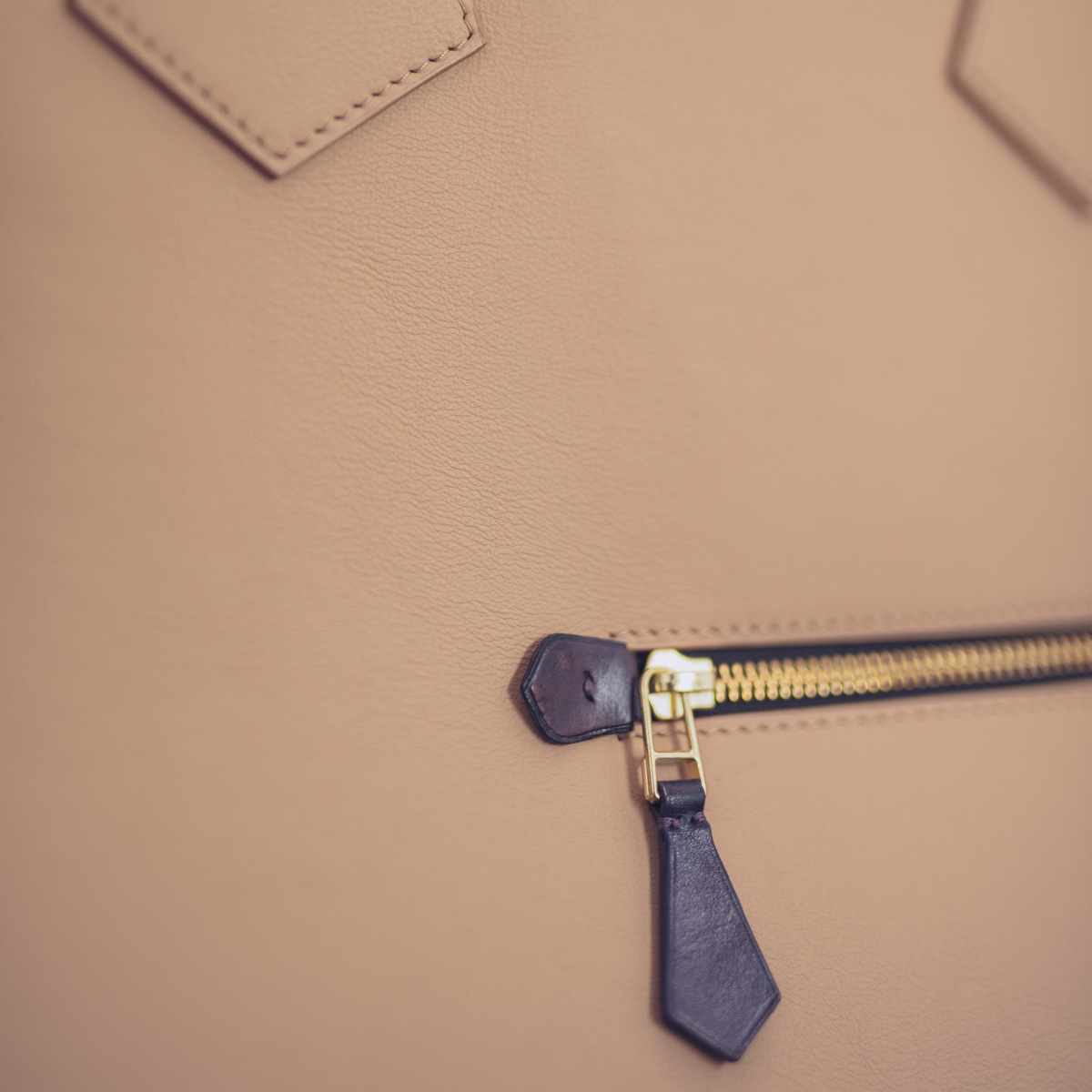 Класична шкіряна дорожня сумка MONDO 4939: Nappa Beige