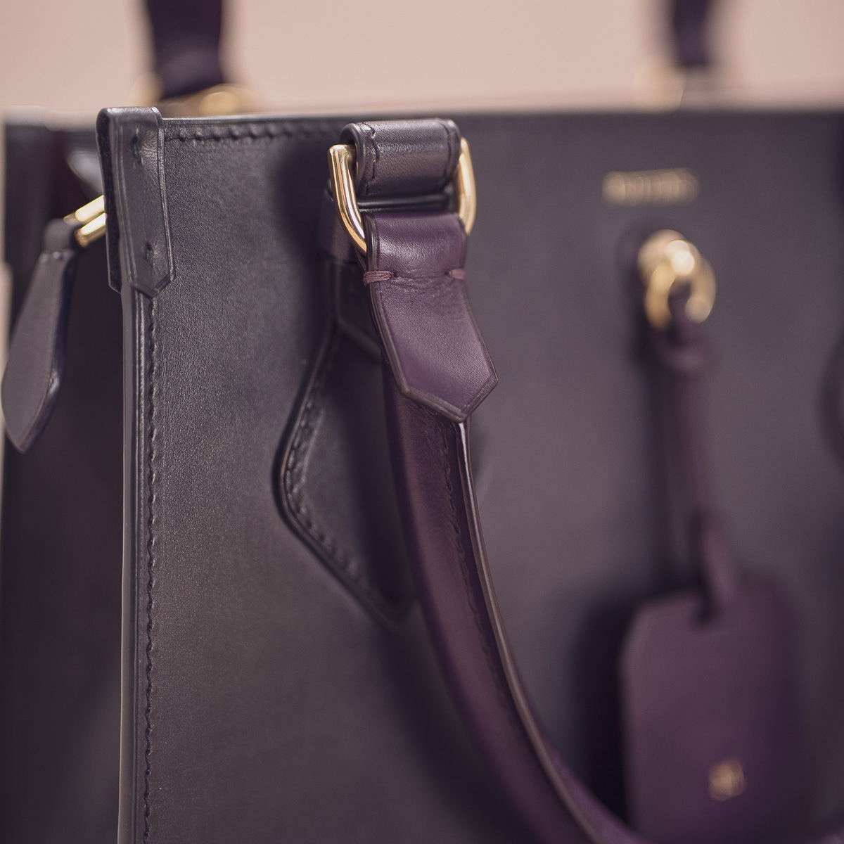 Компактна жіноча сумка FLAIR: Plum & Fig Gray