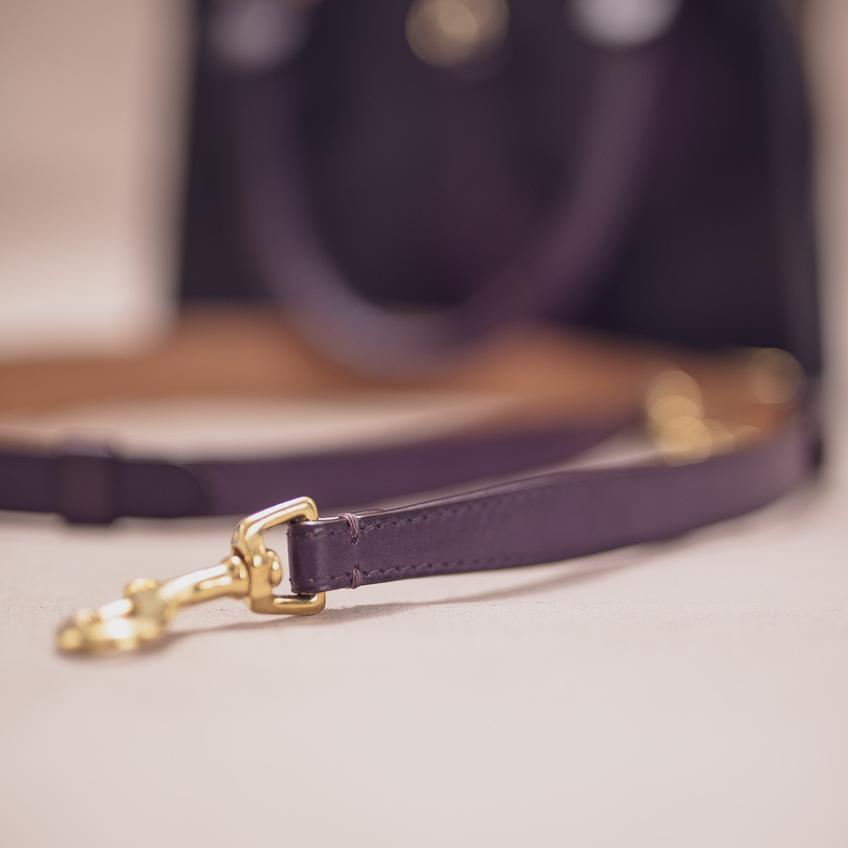 Компактна жіноча сумка FLAIR: Plum & Fig Gray