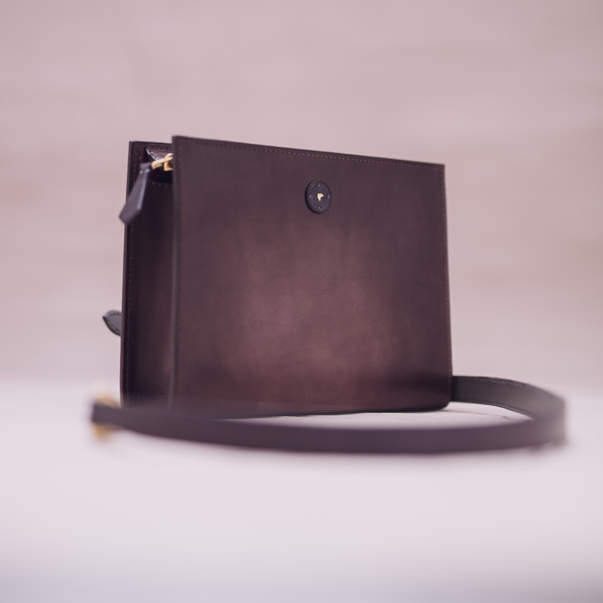 TIDY 2216 чоловіча дизайнерська сумка кросбоді: Fig Gray & Cacao Bean