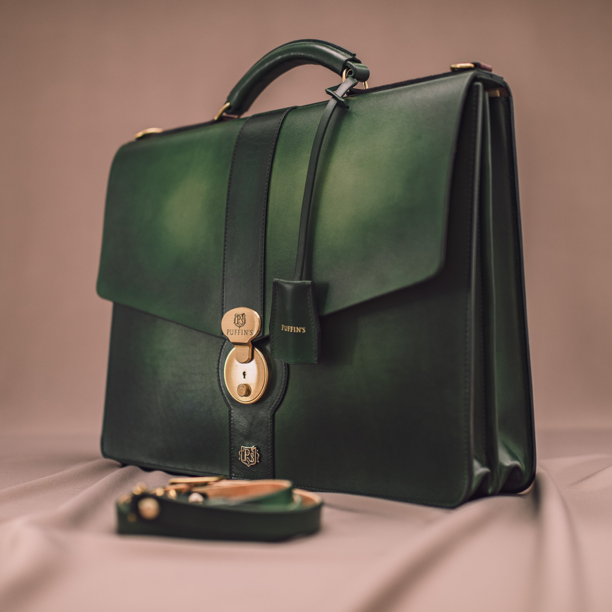 Класичний чоловічий шкіряний портфель CLASSIC NUMBER ONE: Red Currant & Grassy Green